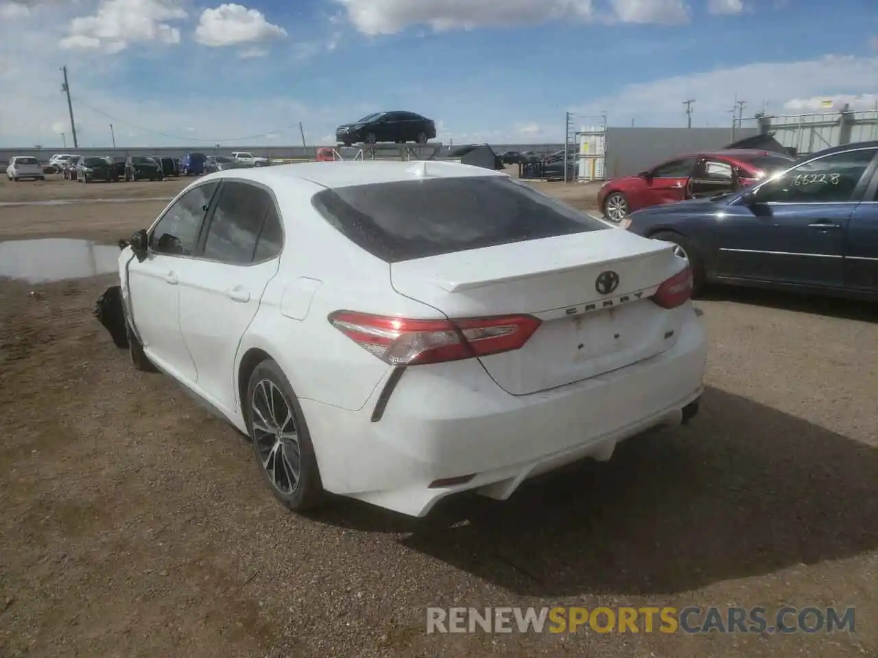 3 Photograph of a damaged car 4T1G11AK0LU924089 TOYOTA CAMRY 2020