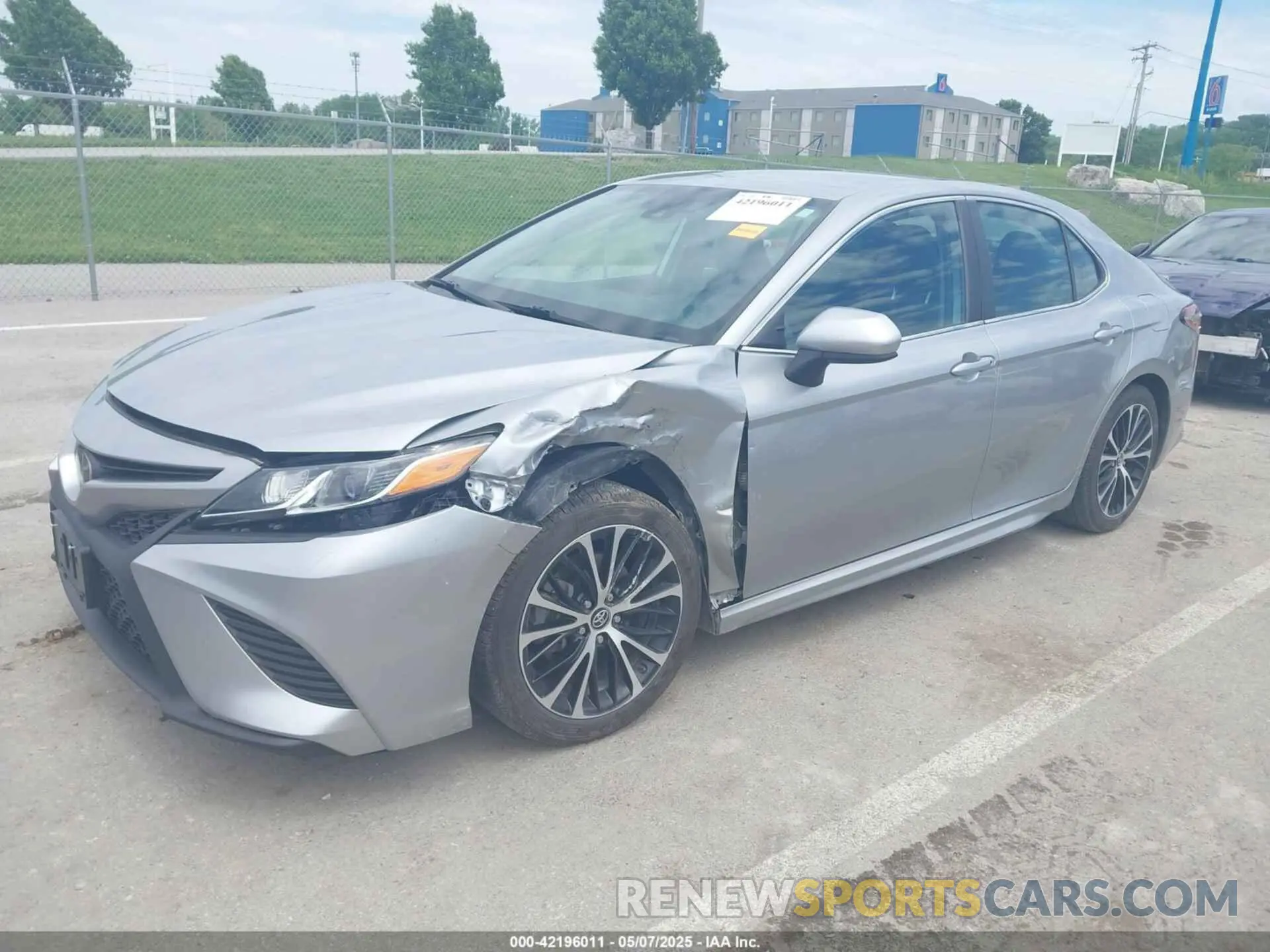 2 Photograph of a damaged car 4T1G11AK0LU924187 TOYOTA CAMRY 2020