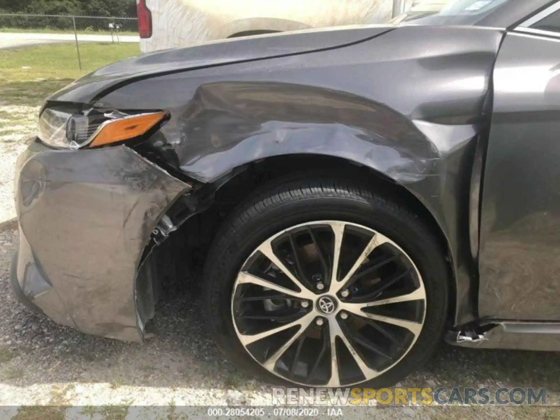 6 Photograph of a damaged car 4T1G11AK0LU927008 TOYOTA CAMRY 2020