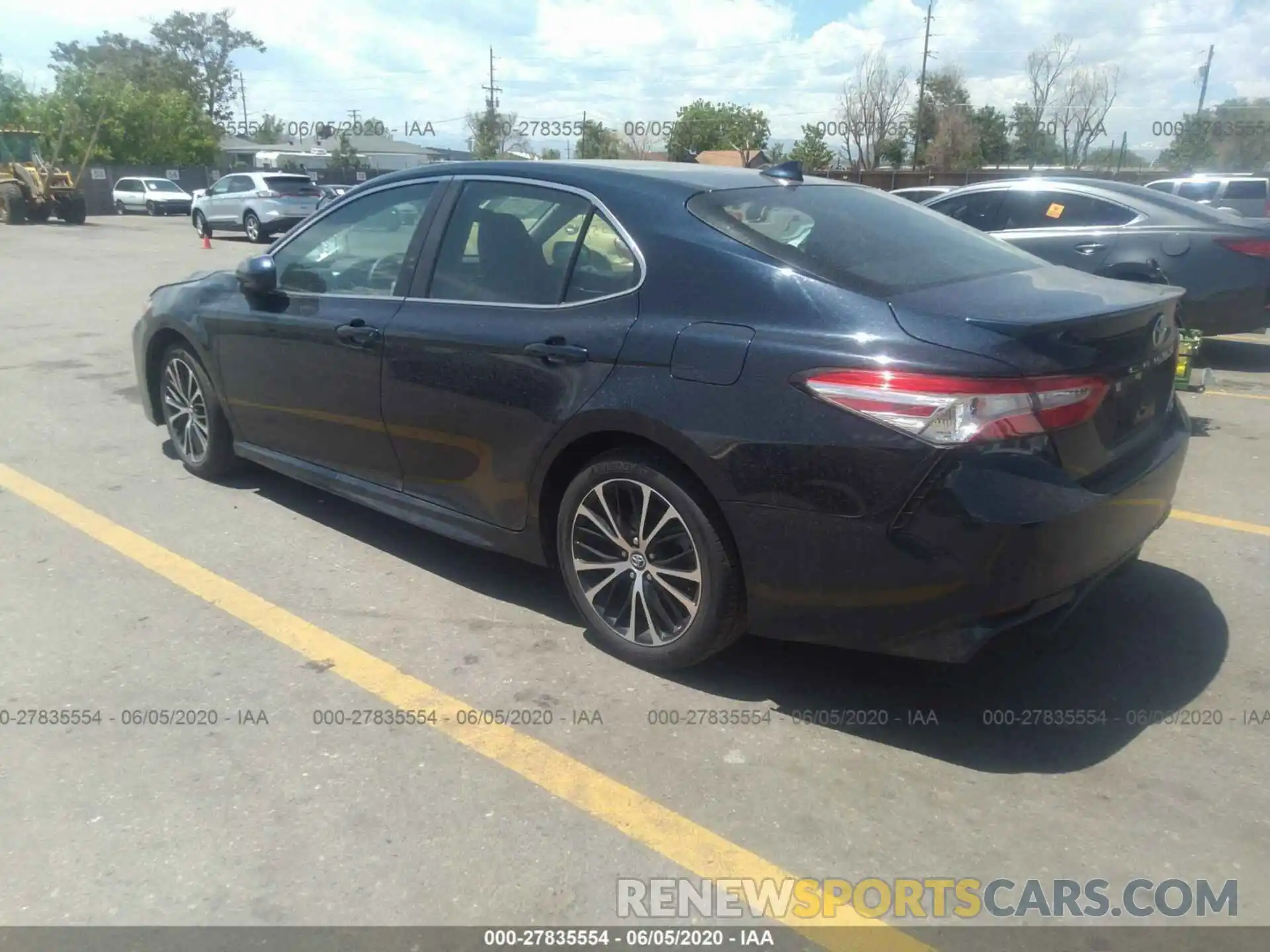 3 Photograph of a damaged car 4T1G11AK0LU927591 TOYOTA CAMRY 2020