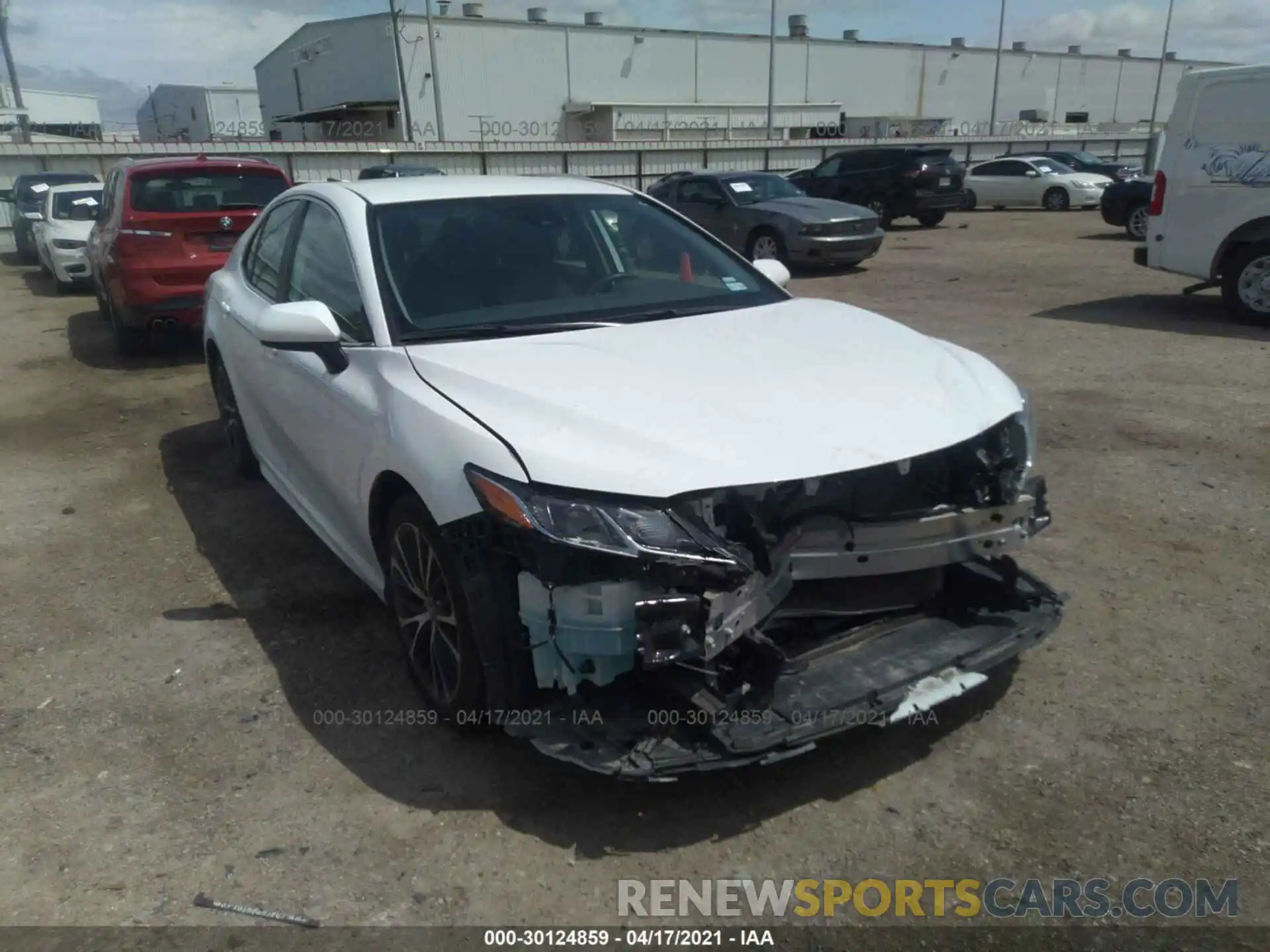 1 Photograph of a damaged car 4T1G11AK0LU932824 TOYOTA CAMRY 2020