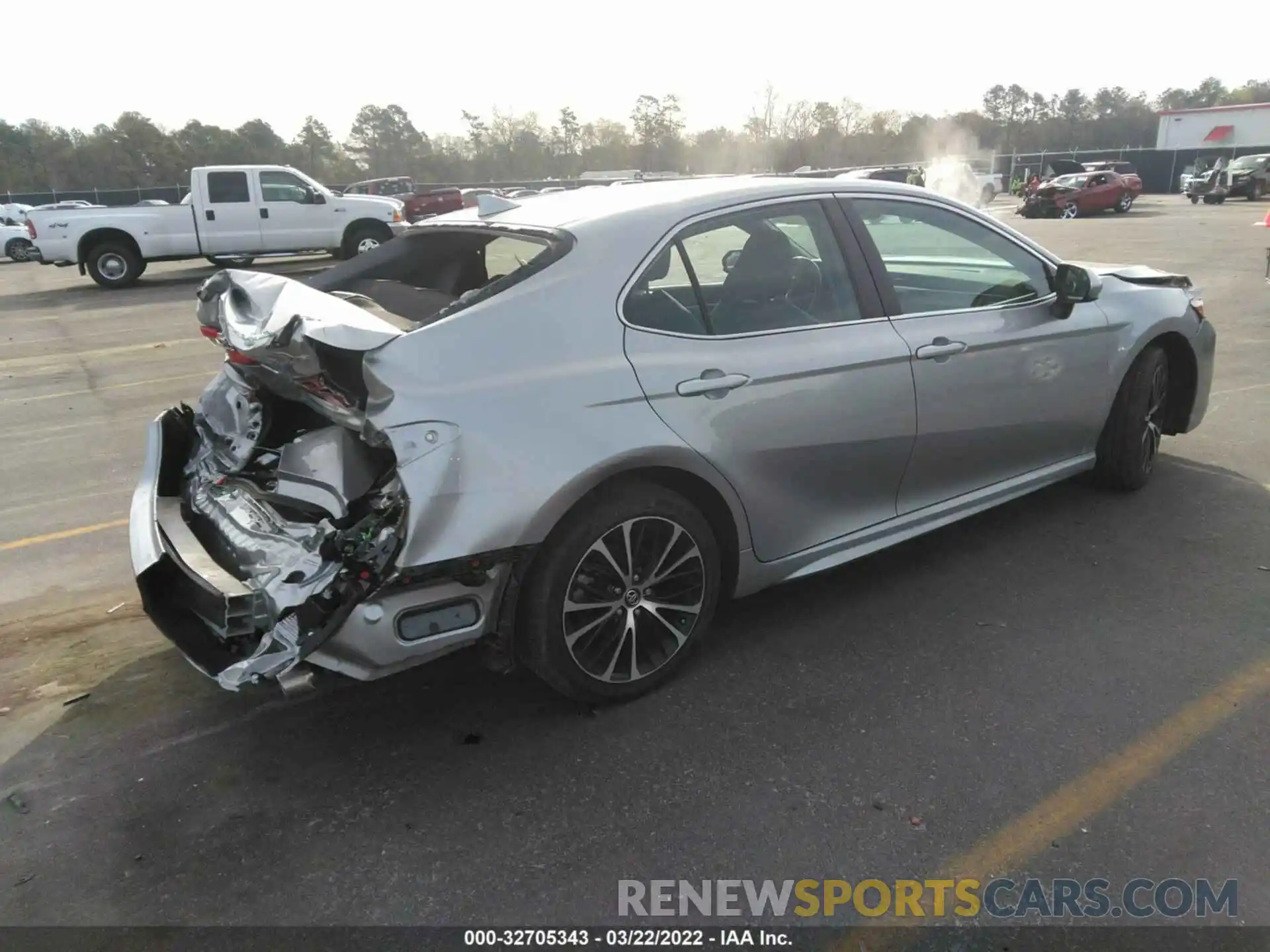 4 Photograph of a damaged car 4T1G11AK0LU933701 TOYOTA CAMRY 2020