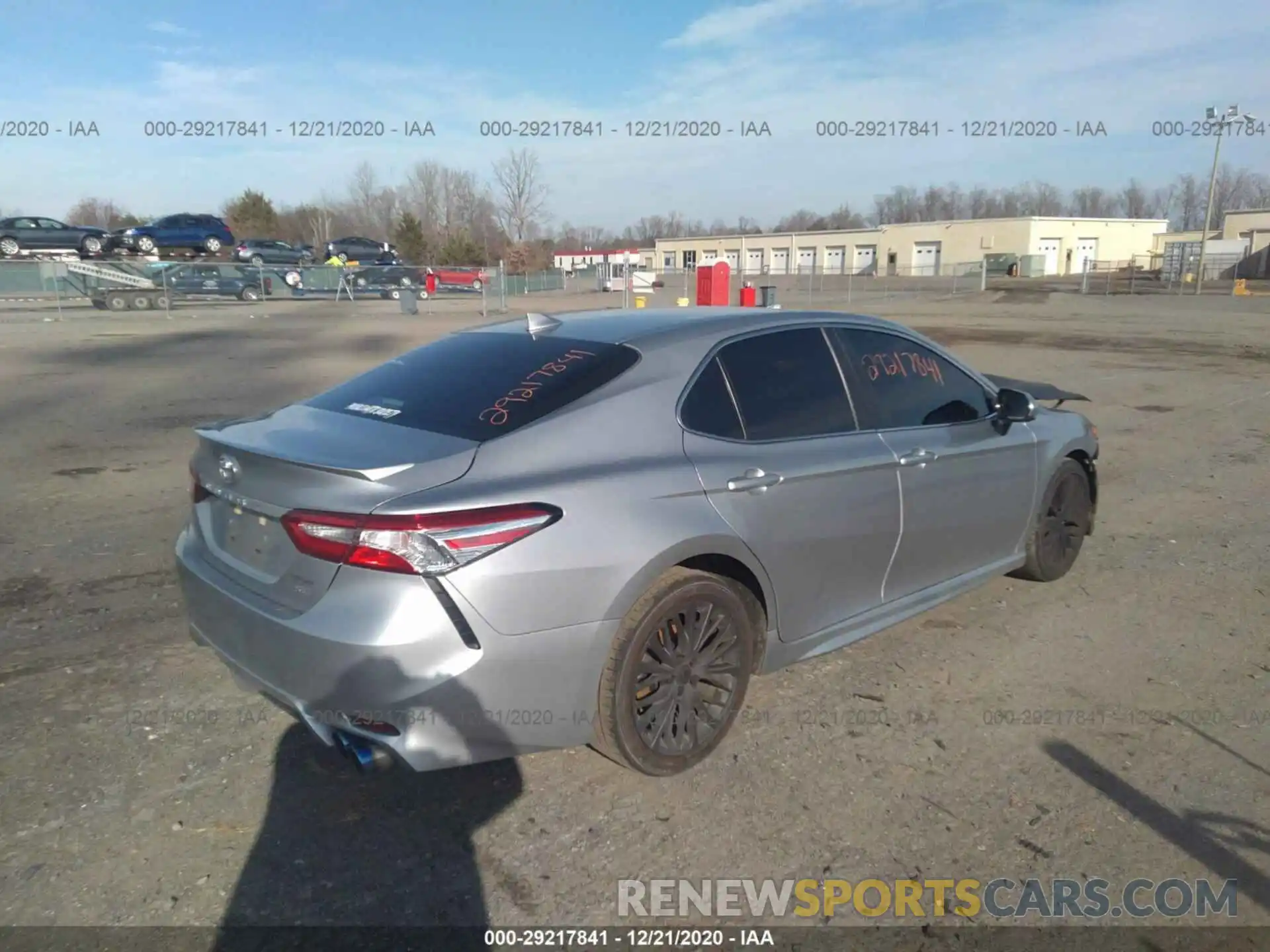 4 Photograph of a damaged car 4T1G11AK0LU938638 TOYOTA CAMRY 2020