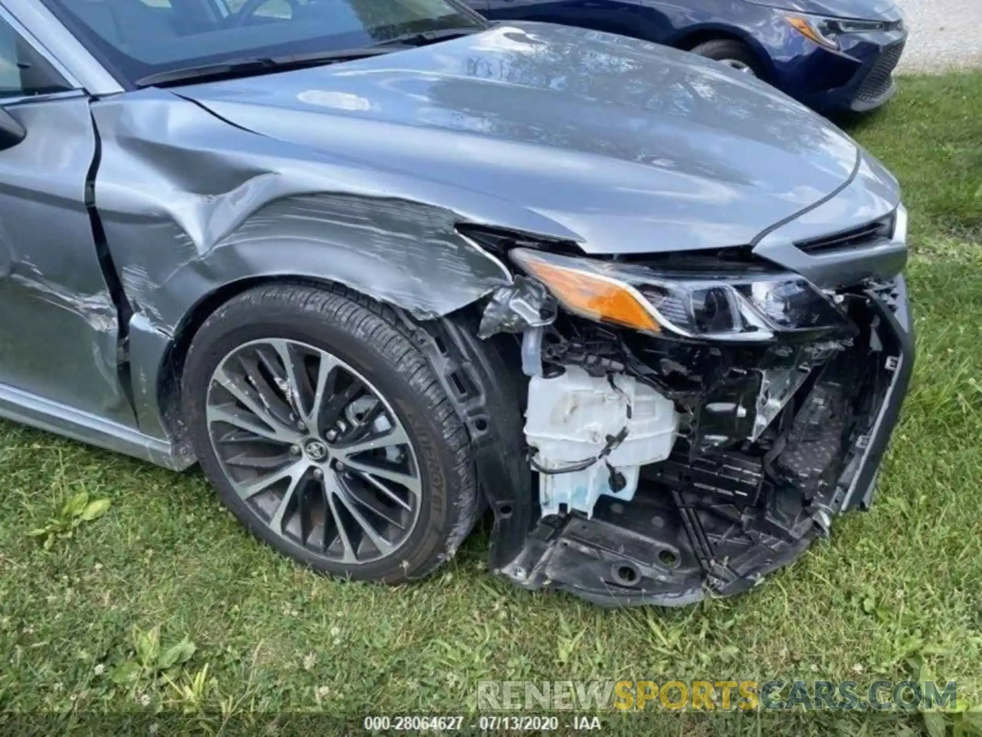 10 Photograph of a damaged car 4T1G11AK0LU939837 TOYOTA CAMRY 2020