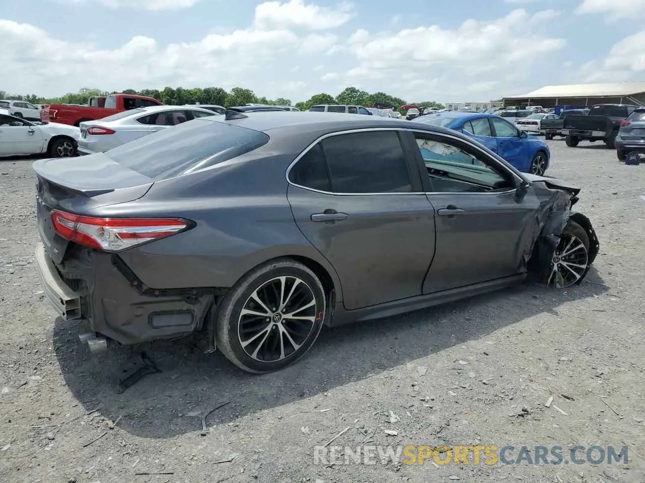 3 Photograph of a damaged car 4T1G11AK0LU944570 TOYOTA CAMRY 2020
