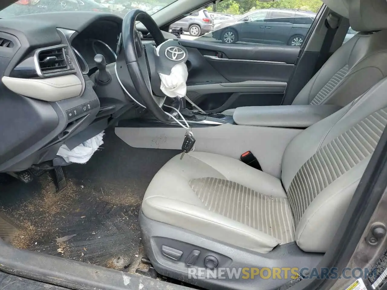 7 Photograph of a damaged car 4T1G11AK0LU944570 TOYOTA CAMRY 2020