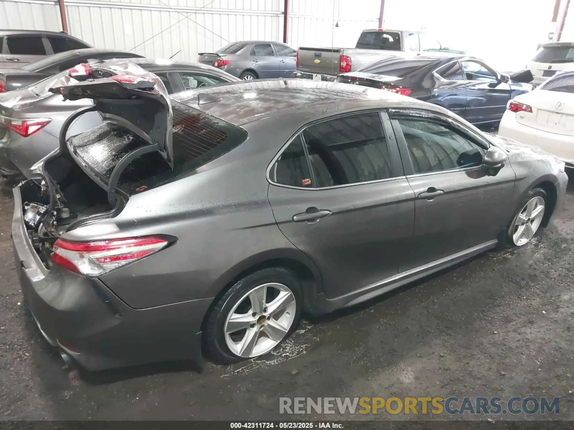 4 Photograph of a damaged car 4T1G11AK0LU966312 TOYOTA CAMRY 2020