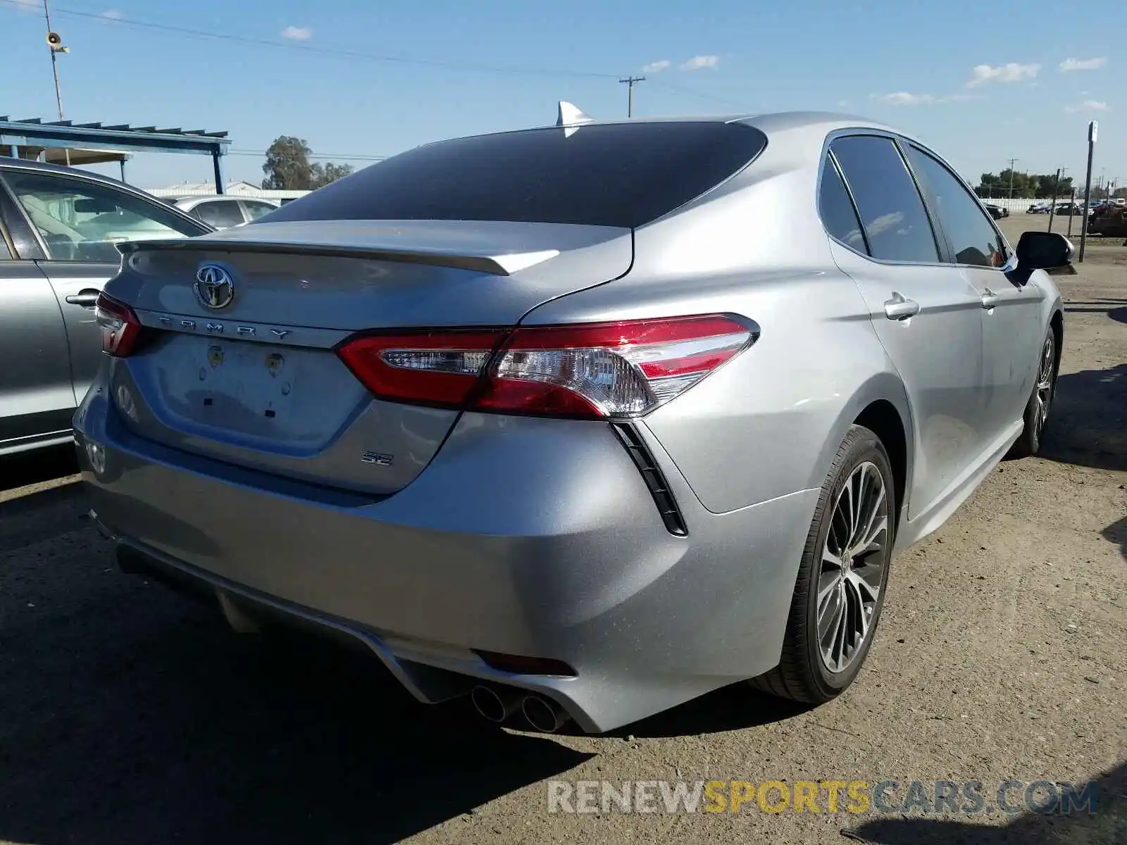 4 Photograph of a damaged car 4T1G11AK0LU970912 TOYOTA CAMRY 2020