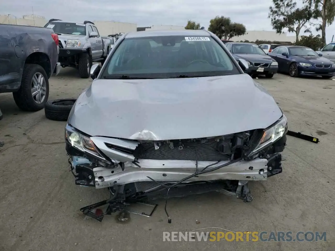 5 Photograph of a damaged car 4T1G11AK0LU971560 TOYOTA CAMRY 2020