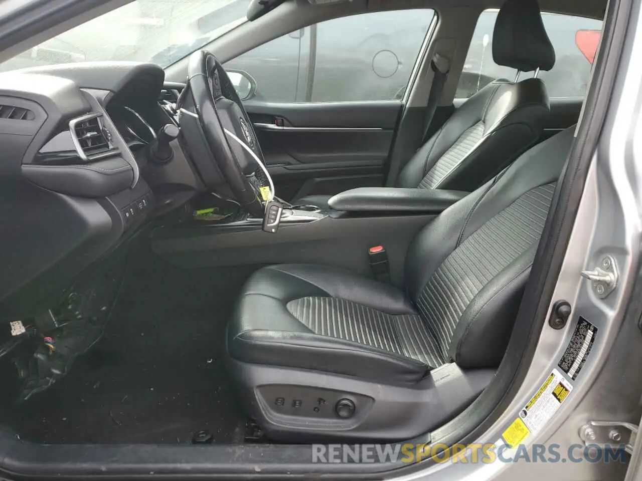 7 Photograph of a damaged car 4T1G11AK0LU971560 TOYOTA CAMRY 2020