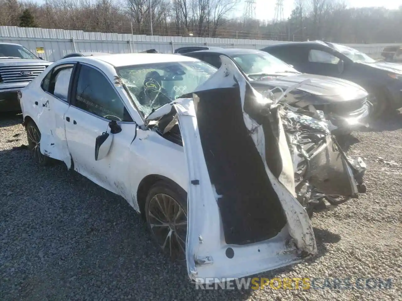 1 Photograph of a damaged car 4T1G11AK0LU972255 TOYOTA CAMRY 2020