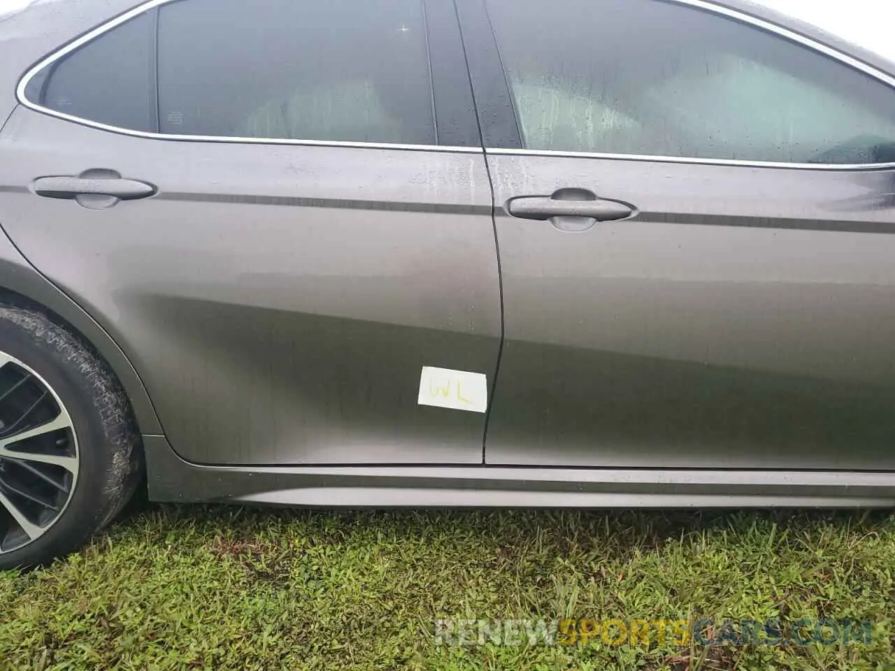 12 Photograph of a damaged car 4T1G11AK0LU975981 TOYOTA CAMRY 2020