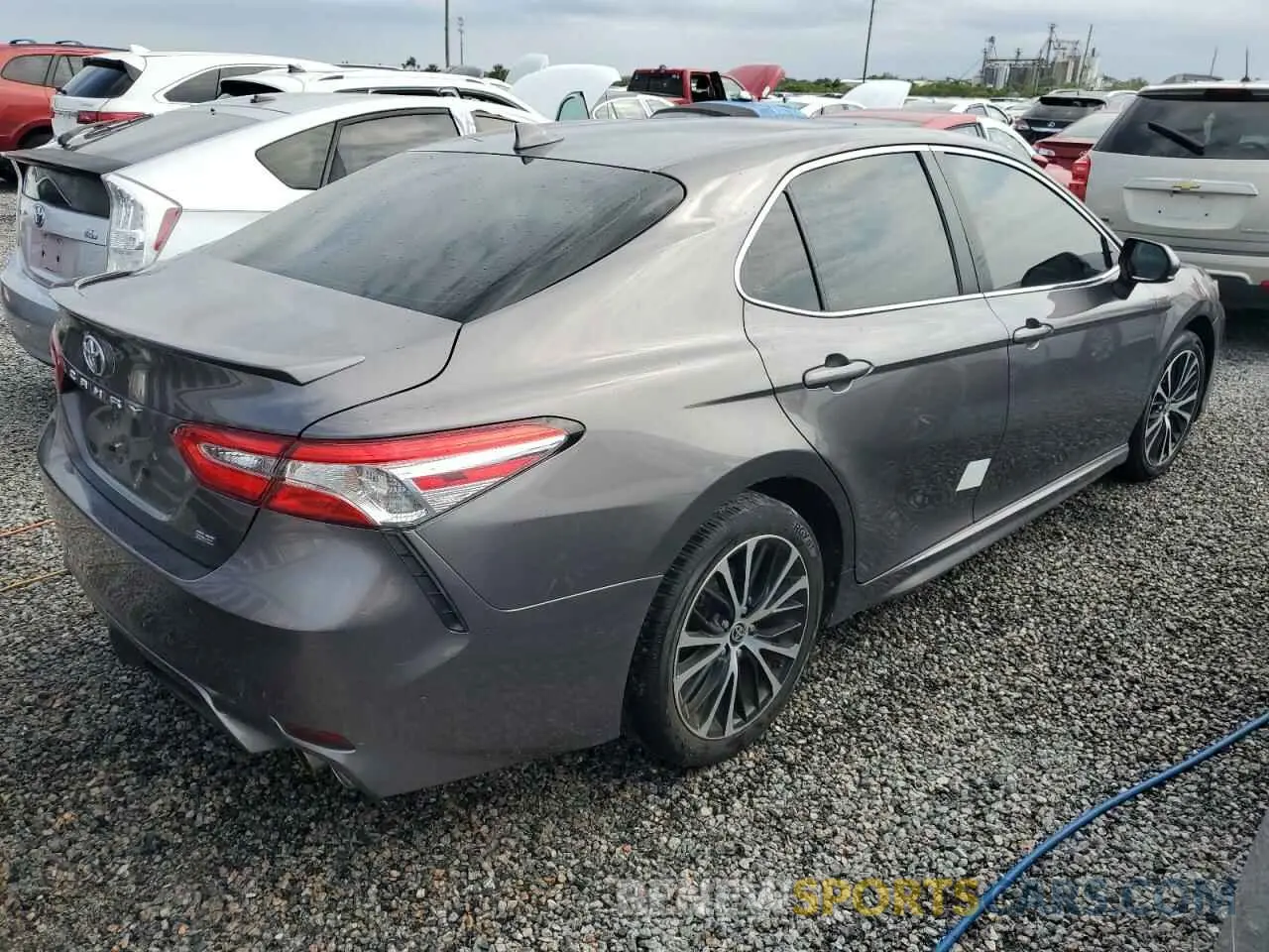 3 Photograph of a damaged car 4T1G11AK0LU975981 TOYOTA CAMRY 2020