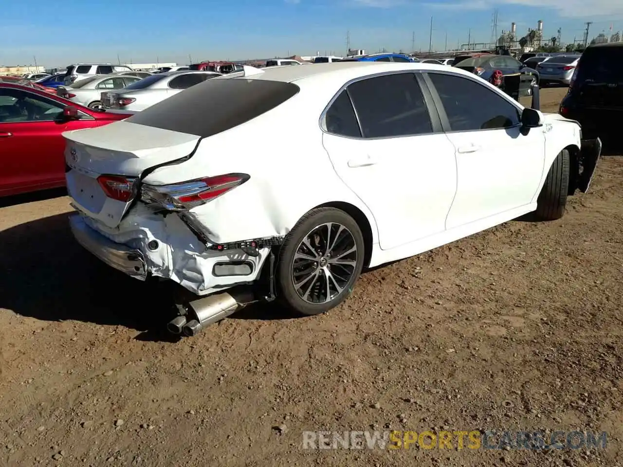 4 Photograph of a damaged car 4T1G11AK0LU976676 TOYOTA CAMRY 2020