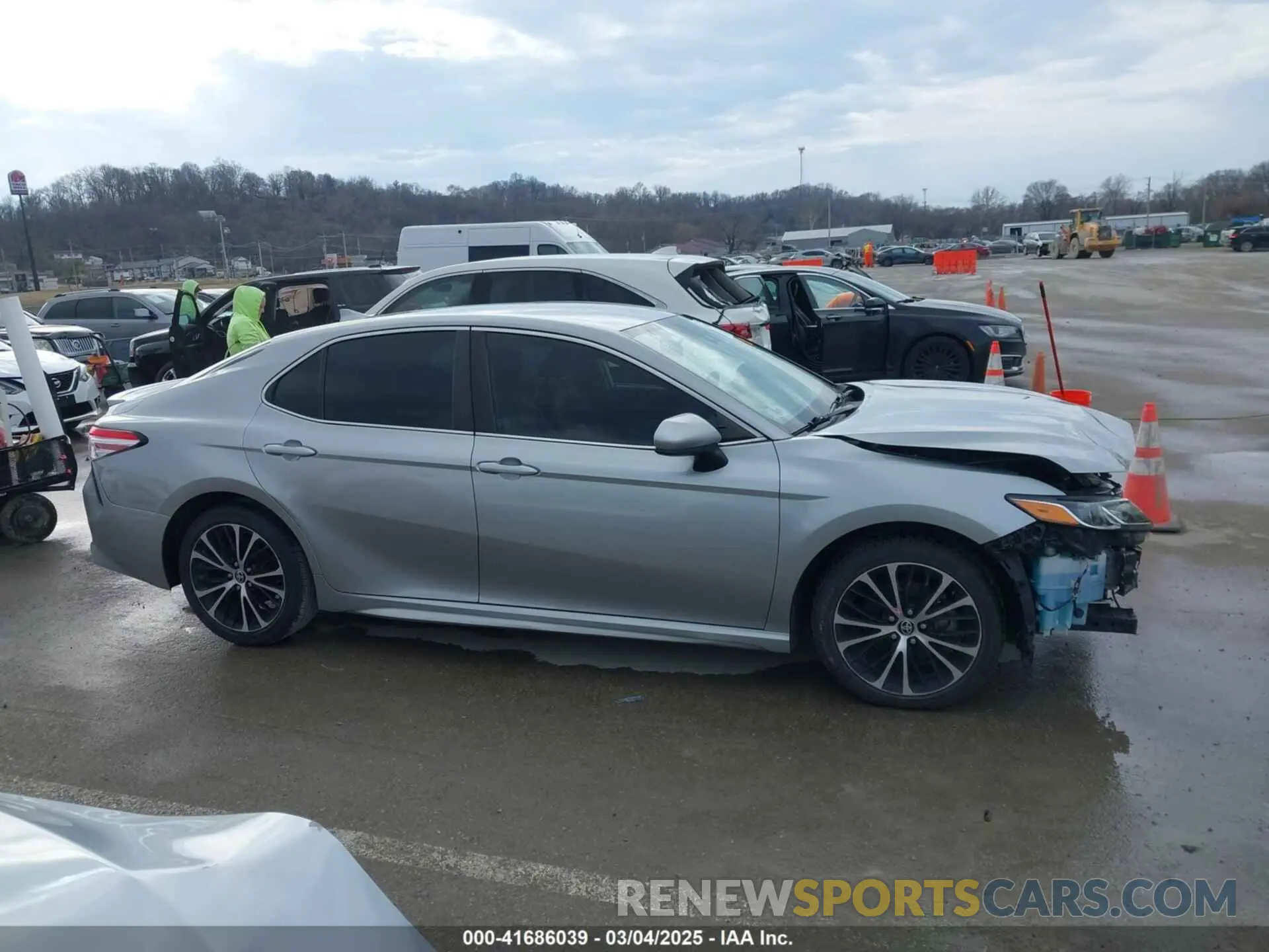 13 Photograph of a damaged car 4T1G11AK0LU978895 TOYOTA CAMRY 2020