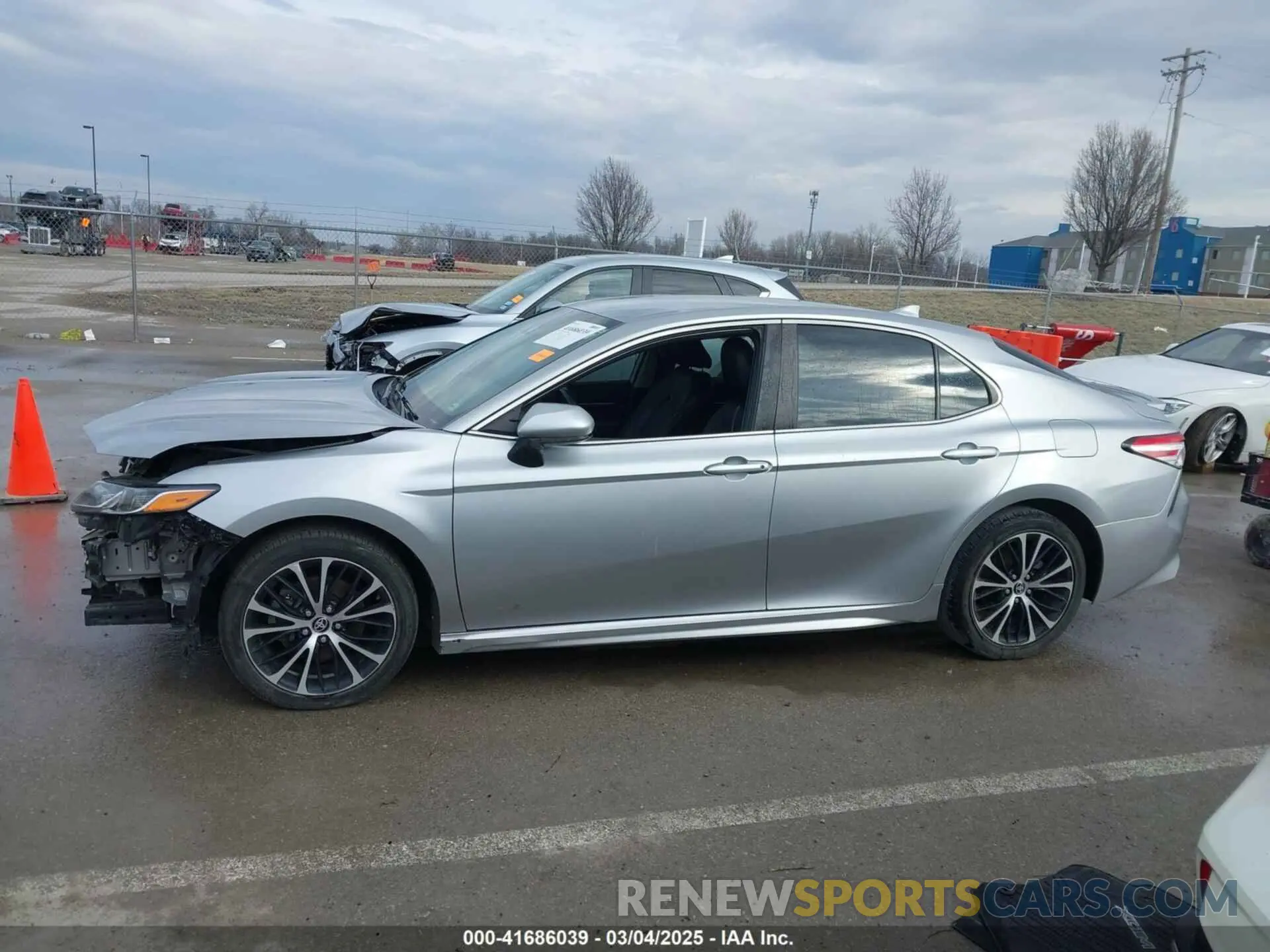 14 Photograph of a damaged car 4T1G11AK0LU978895 TOYOTA CAMRY 2020