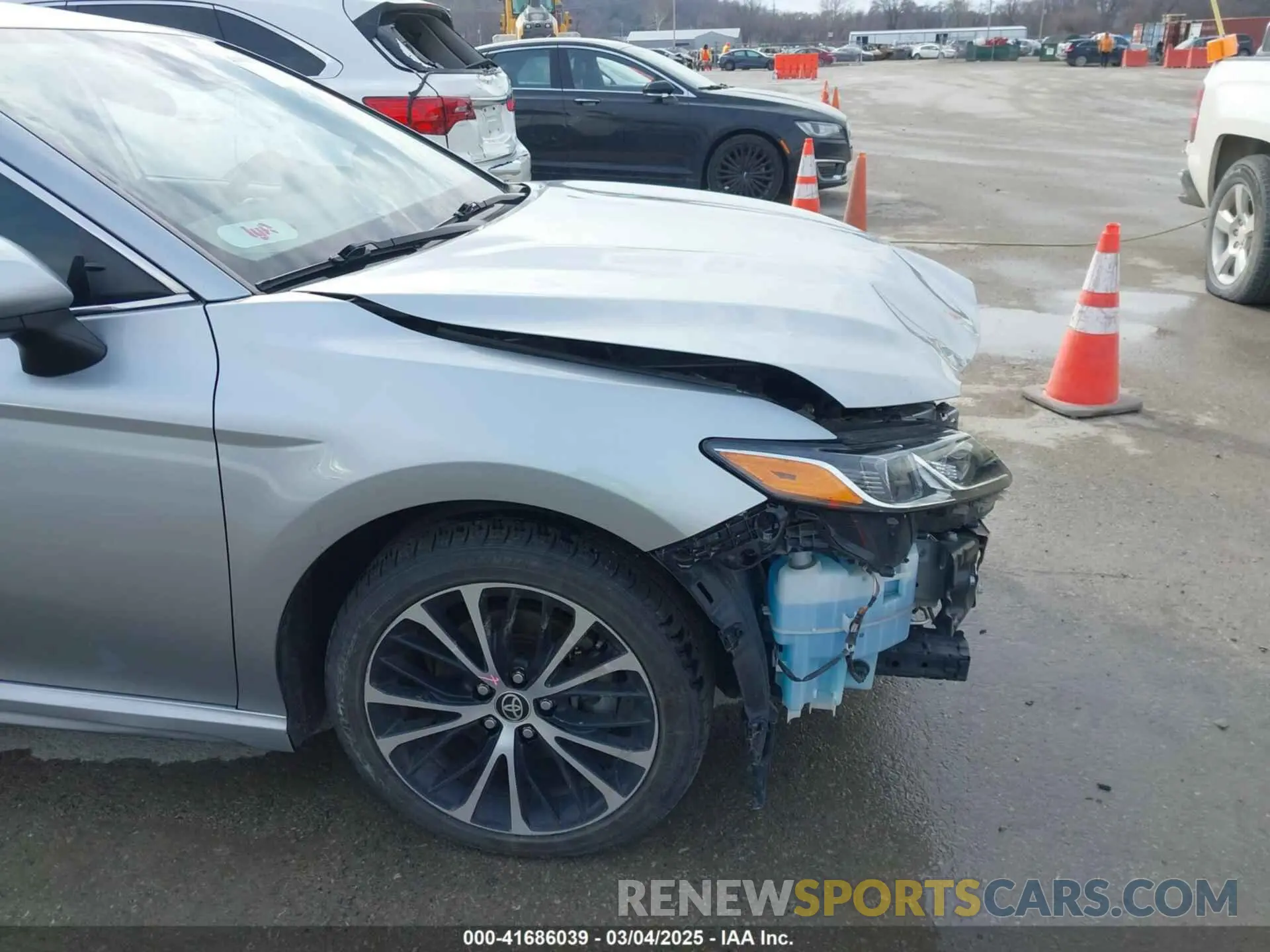 18 Photograph of a damaged car 4T1G11AK0LU978895 TOYOTA CAMRY 2020