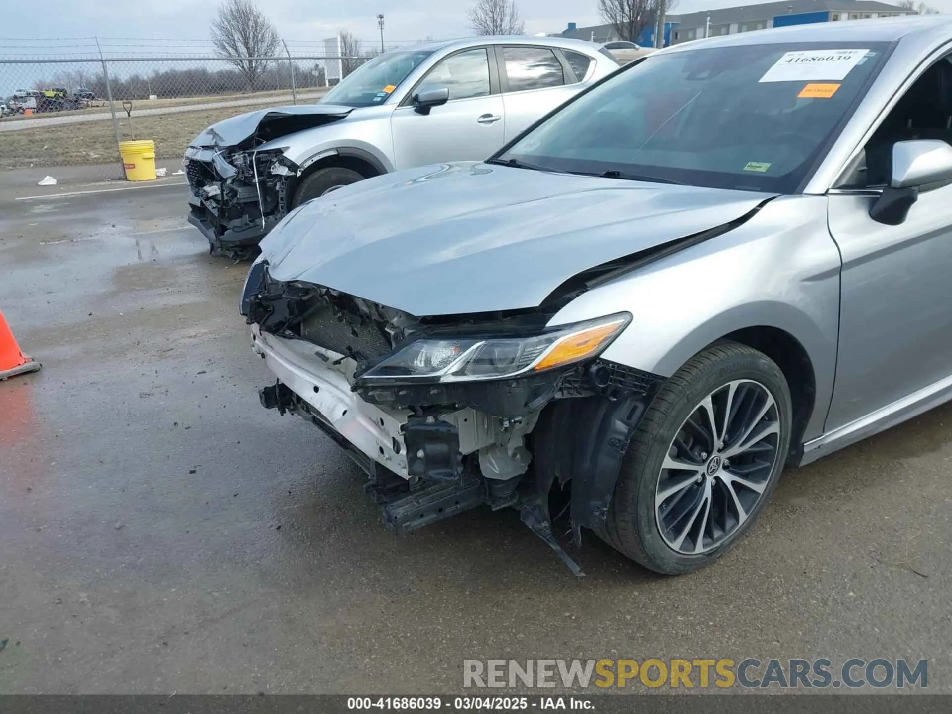 6 Photograph of a damaged car 4T1G11AK0LU978895 TOYOTA CAMRY 2020