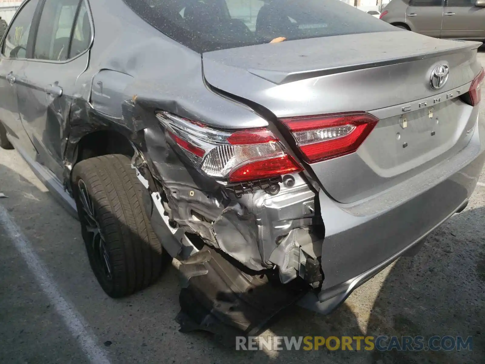 9 Photograph of a damaged car 4T1G11AK0LU981070 TOYOTA CAMRY 2020