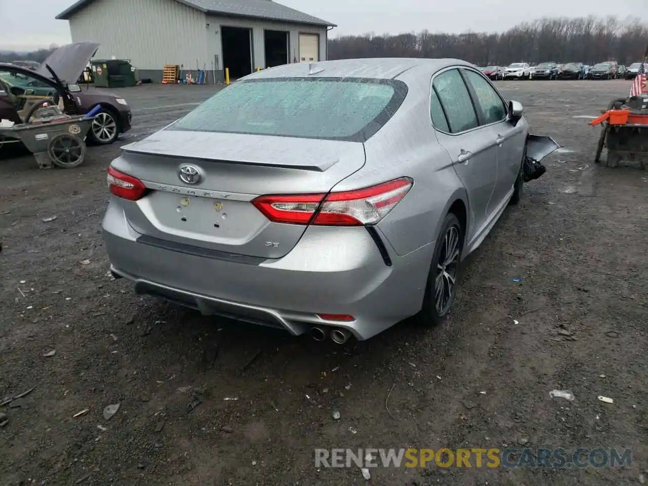 4 Photograph of a damaged car 4T1G11AK0LU984387 TOYOTA CAMRY 2020