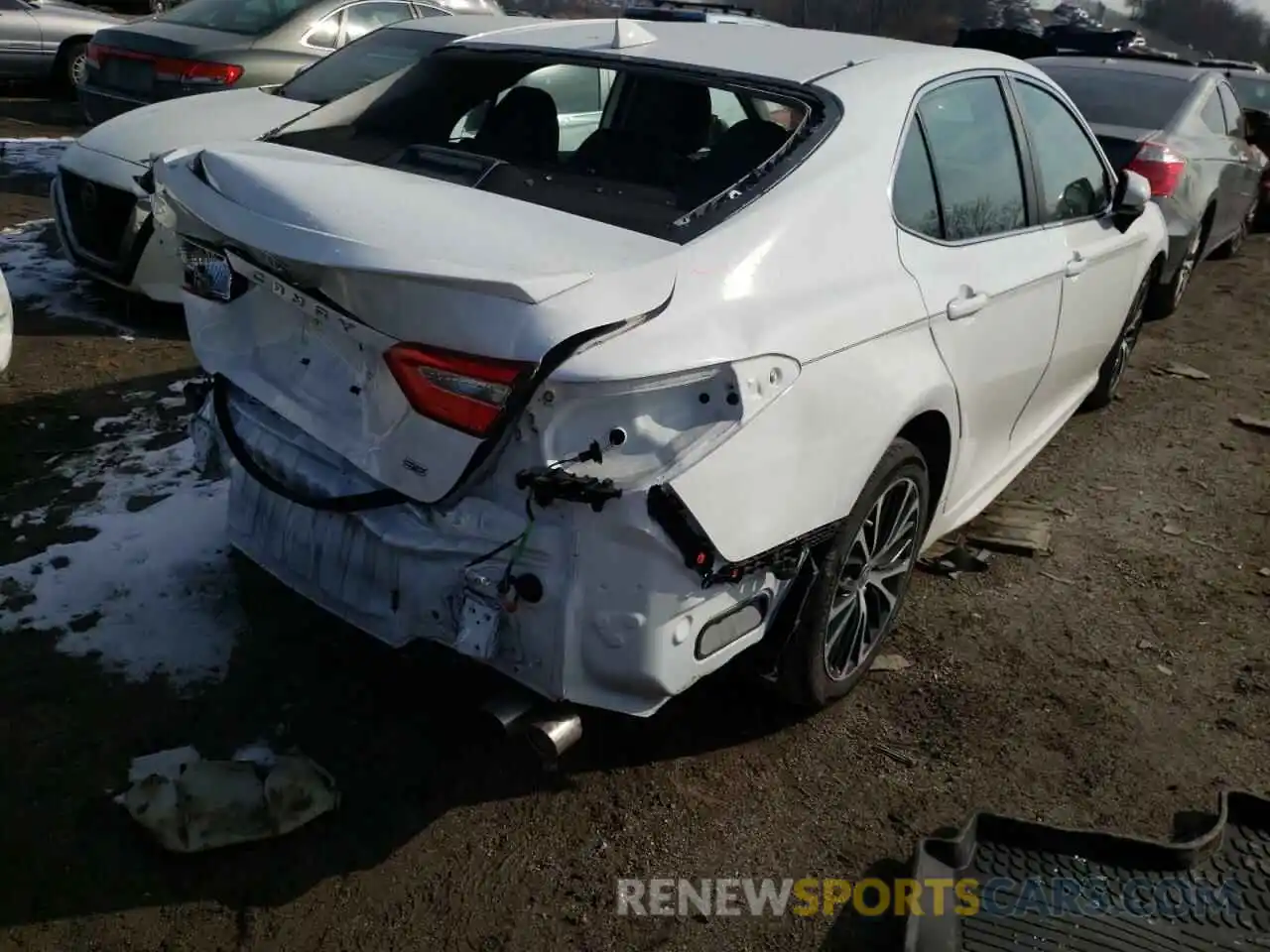 4 Photograph of a damaged car 4T1G11AK0LU990819 TOYOTA CAMRY 2020