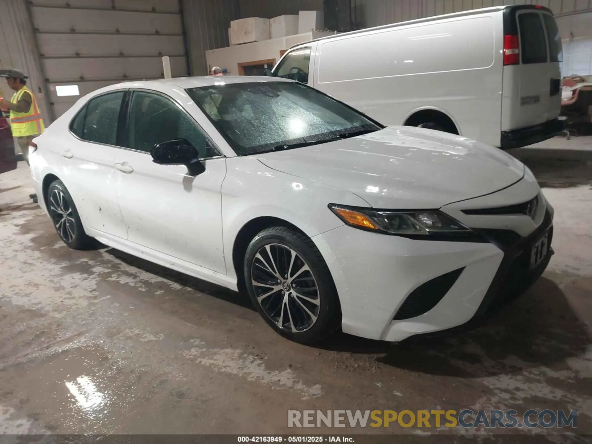 1 Photograph of a damaged car 4T1G11AK1LU326528 TOYOTA CAMRY 2020