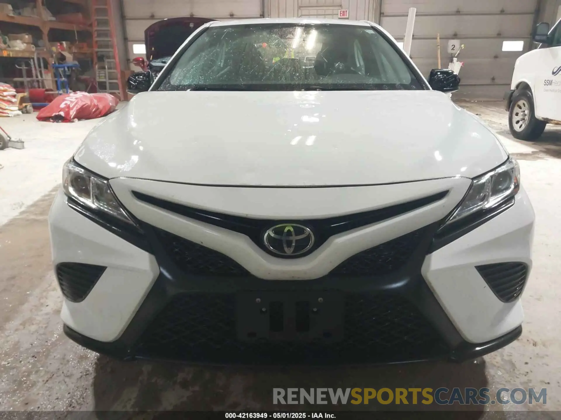 12 Photograph of a damaged car 4T1G11AK1LU326528 TOYOTA CAMRY 2020
