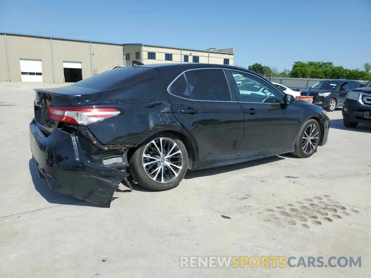 3 Photograph of a damaged car 4T1G11AK1LU329302 TOYOTA CAMRY 2020