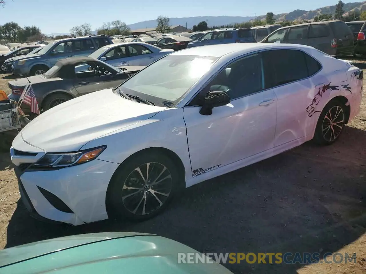 1 Photograph of a damaged car 4T1G11AK1LU330966 TOYOTA CAMRY 2020