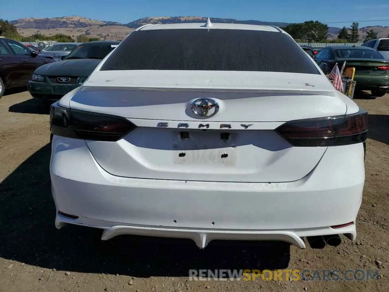 6 Photograph of a damaged car 4T1G11AK1LU330966 TOYOTA CAMRY 2020