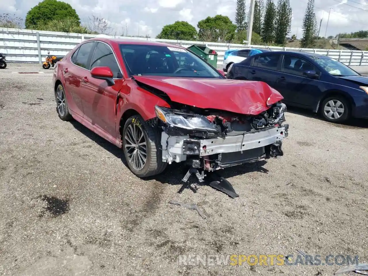 1 Photograph of a damaged car 4T1G11AK1LU331521 TOYOTA CAMRY 2020