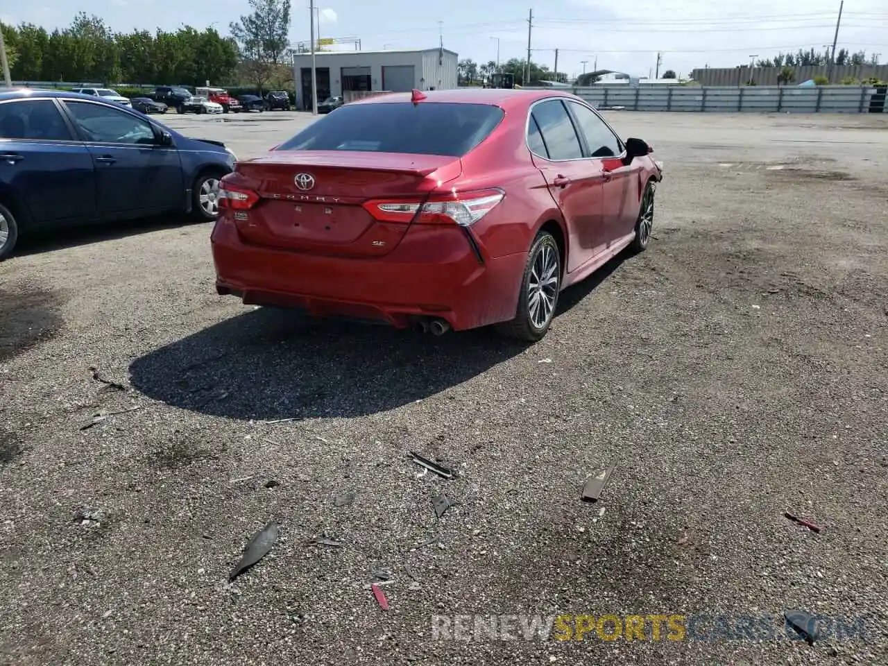 4 Photograph of a damaged car 4T1G11AK1LU331521 TOYOTA CAMRY 2020