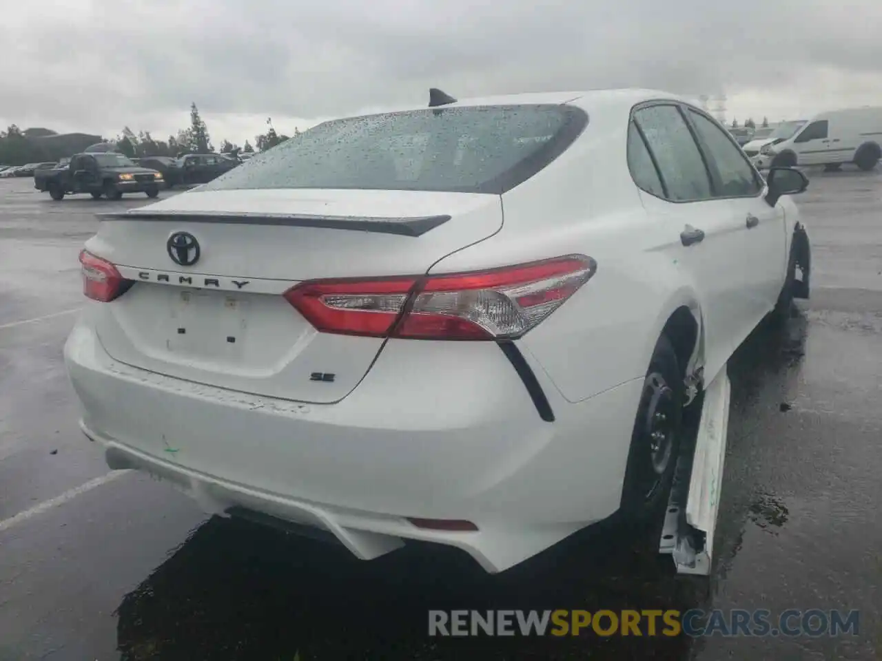 4 Photograph of a damaged car 4T1G11AK1LU332779 TOYOTA CAMRY 2020