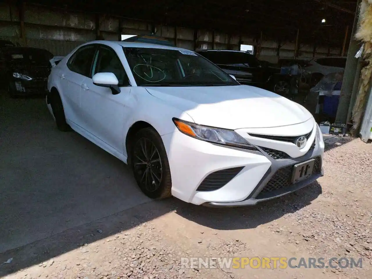 1 Photograph of a damaged car 4T1G11AK1LU334290 TOYOTA CAMRY 2020