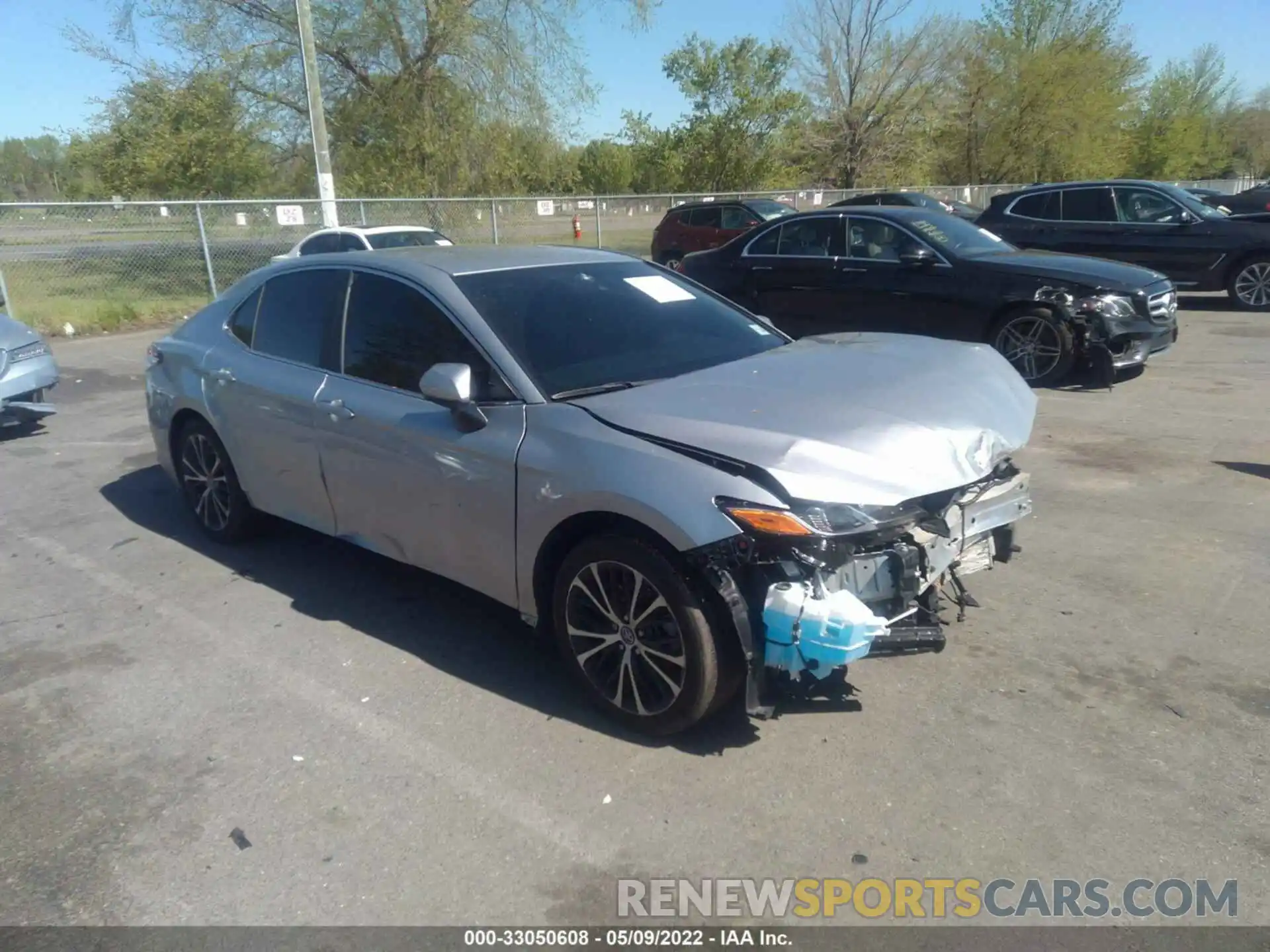 1 Photograph of a damaged car 4T1G11AK1LU335245 TOYOTA CAMRY 2020