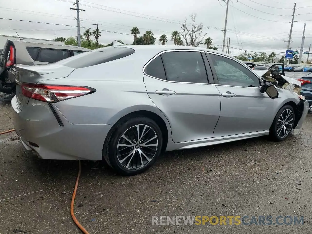 3 Photograph of a damaged car 4T1G11AK1LU336234 TOYOTA CAMRY 2020