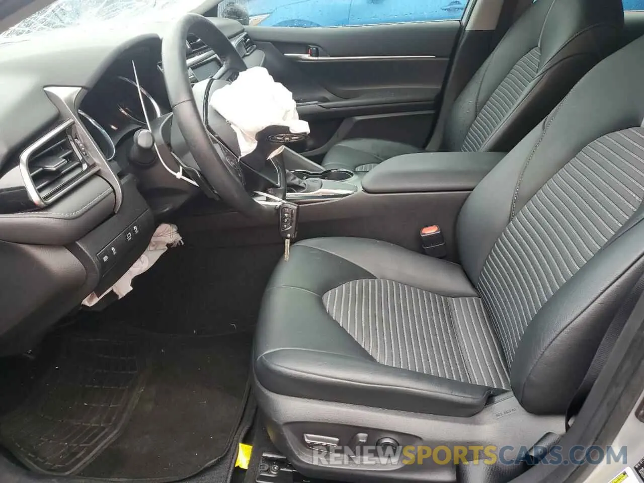7 Photograph of a damaged car 4T1G11AK1LU336234 TOYOTA CAMRY 2020