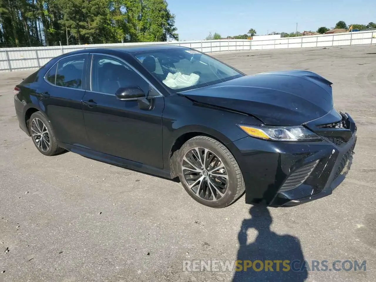 4 Photograph of a damaged car 4T1G11AK1LU339988 TOYOTA CAMRY 2020