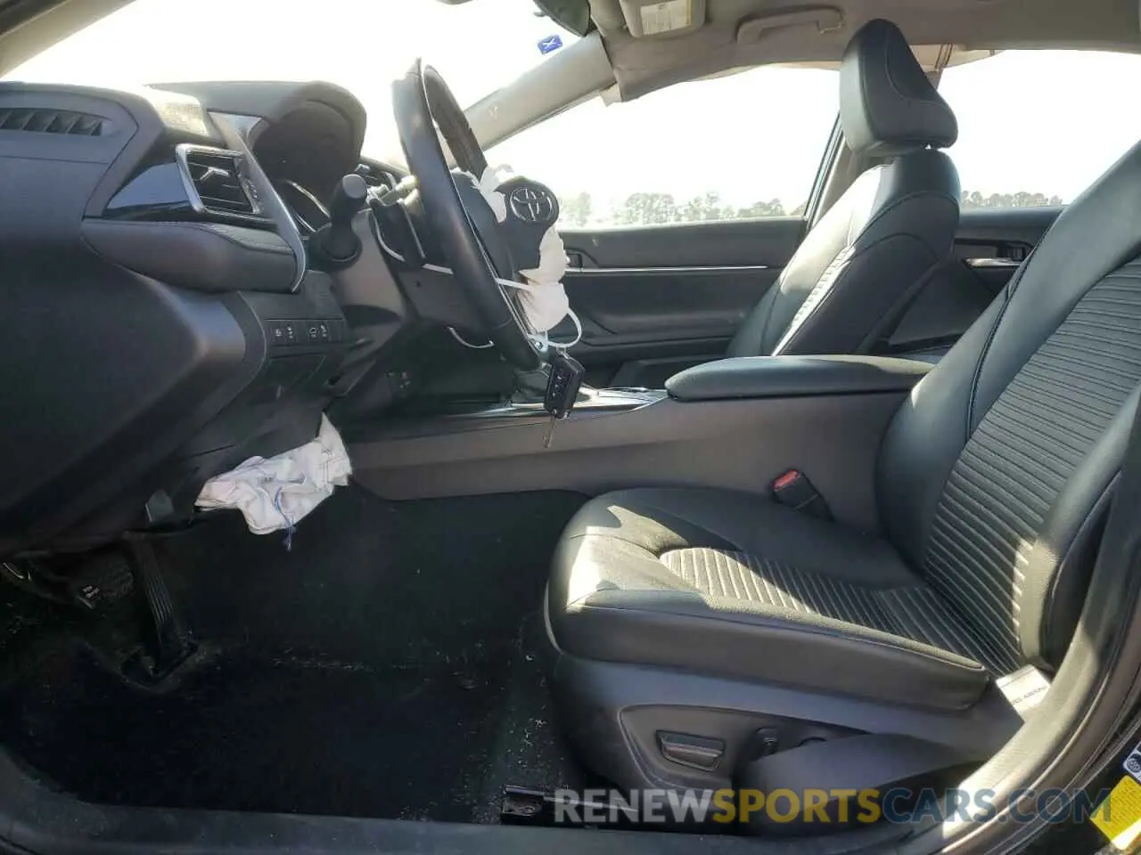7 Photograph of a damaged car 4T1G11AK1LU339988 TOYOTA CAMRY 2020