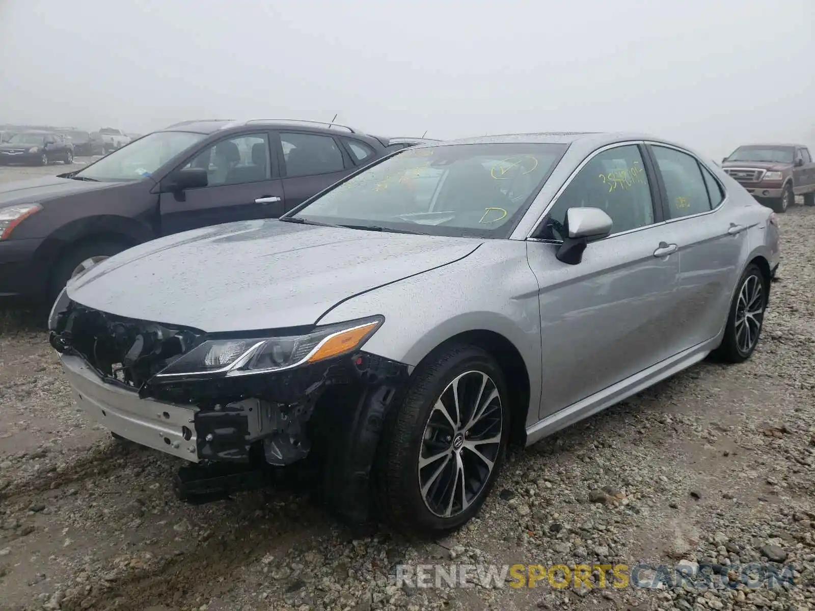 2 Photograph of a damaged car 4T1G11AK1LU341255 TOYOTA CAMRY 2020