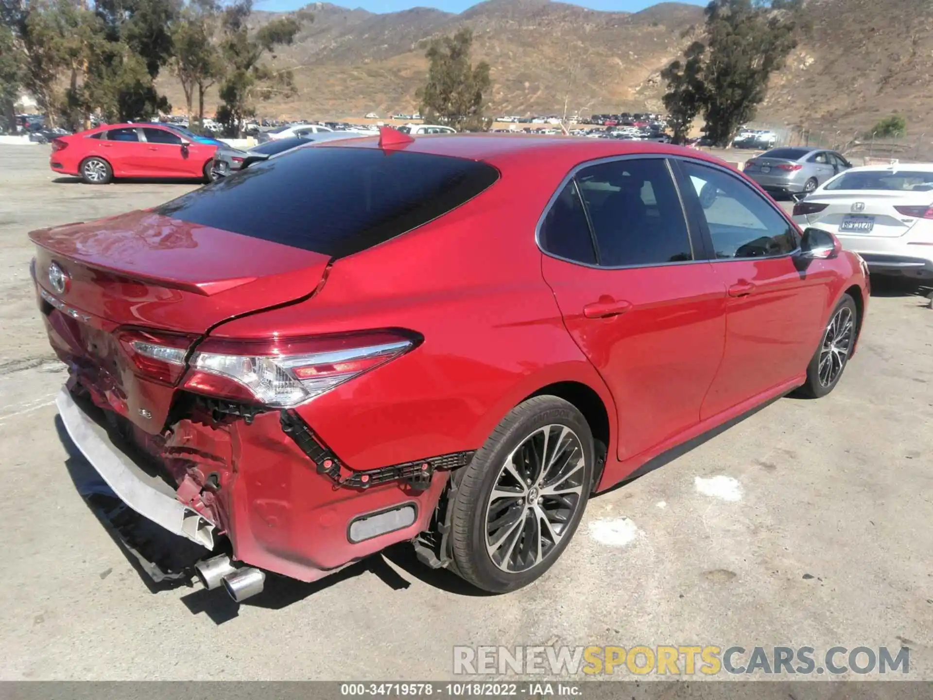 4 Photograph of a damaged car 4T1G11AK1LU341420 TOYOTA CAMRY 2020