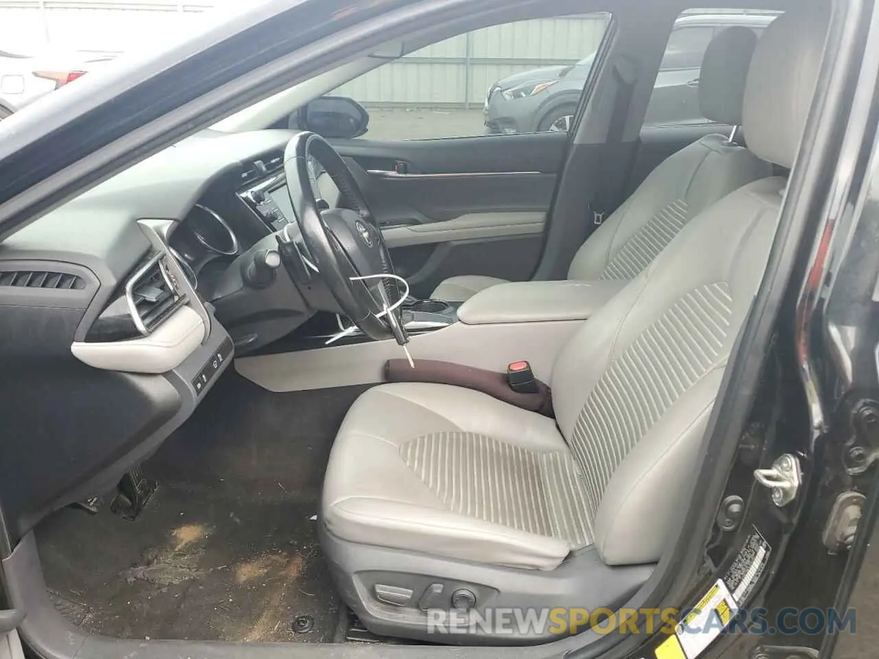 7 Photograph of a damaged car 4T1G11AK1LU347752 TOYOTA CAMRY 2020