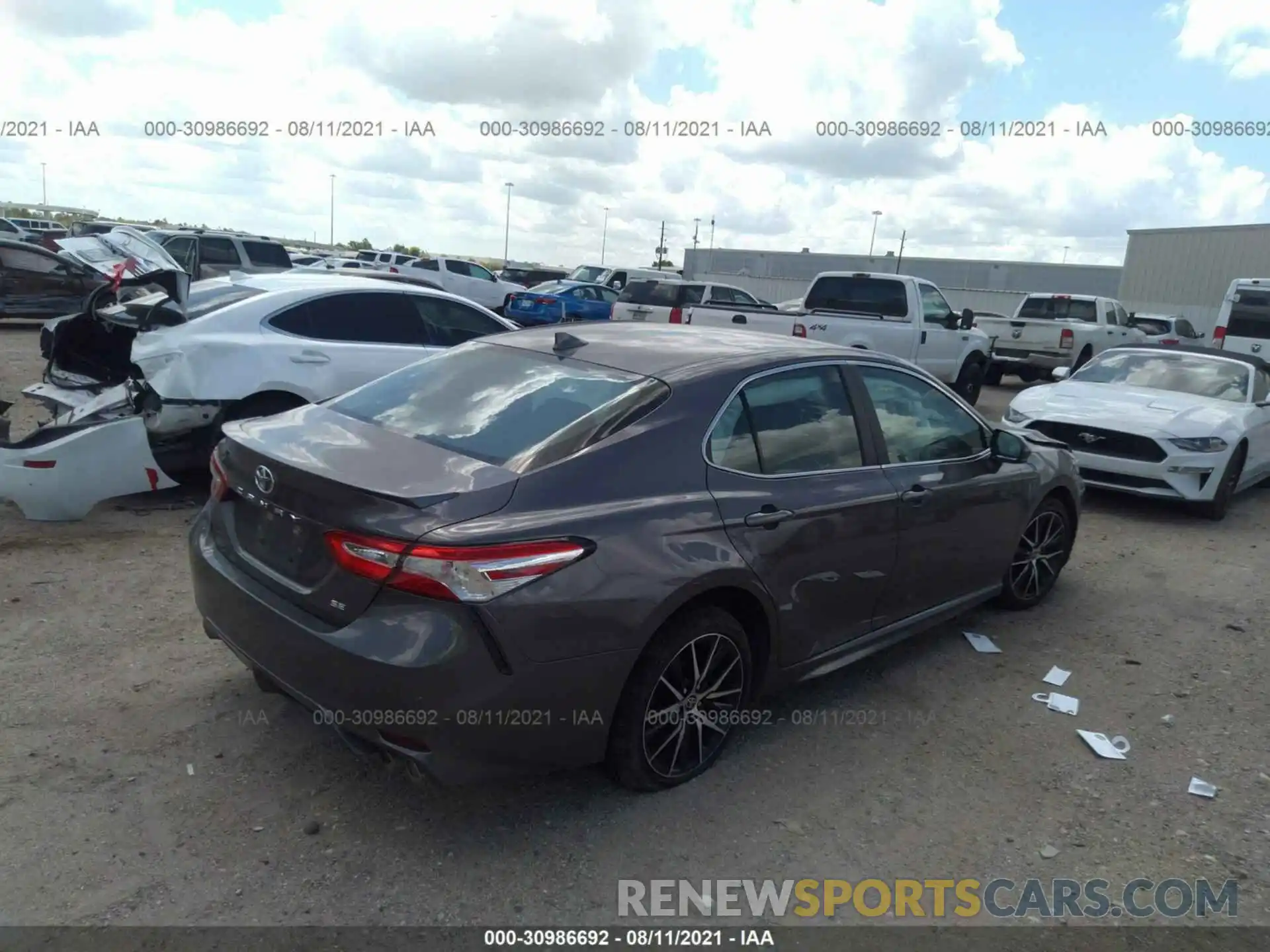 4 Photograph of a damaged car 4T1G11AK1LU351672 TOYOTA CAMRY 2020