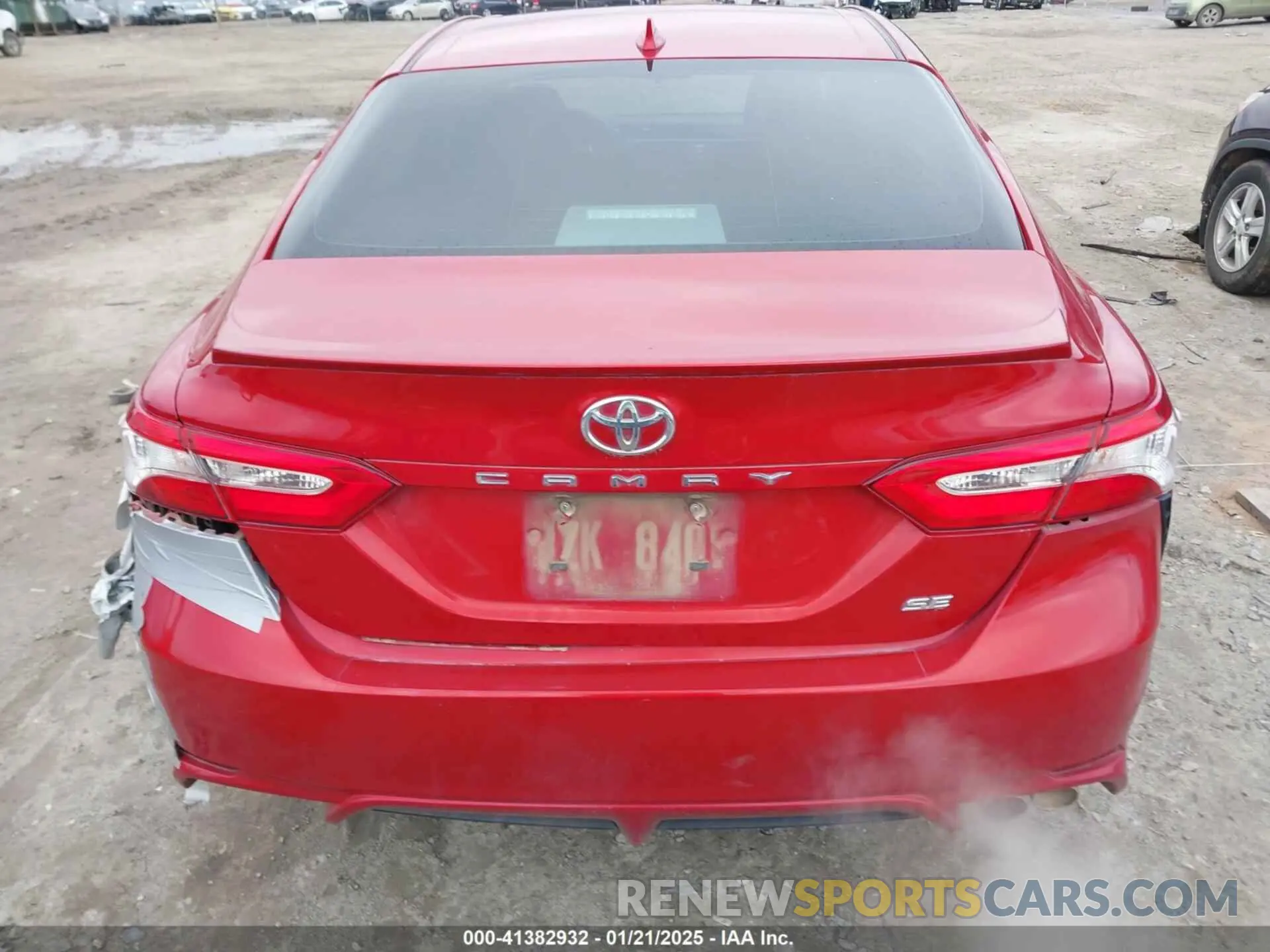 16 Photograph of a damaged car 4T1G11AK1LU352661 TOYOTA CAMRY 2020