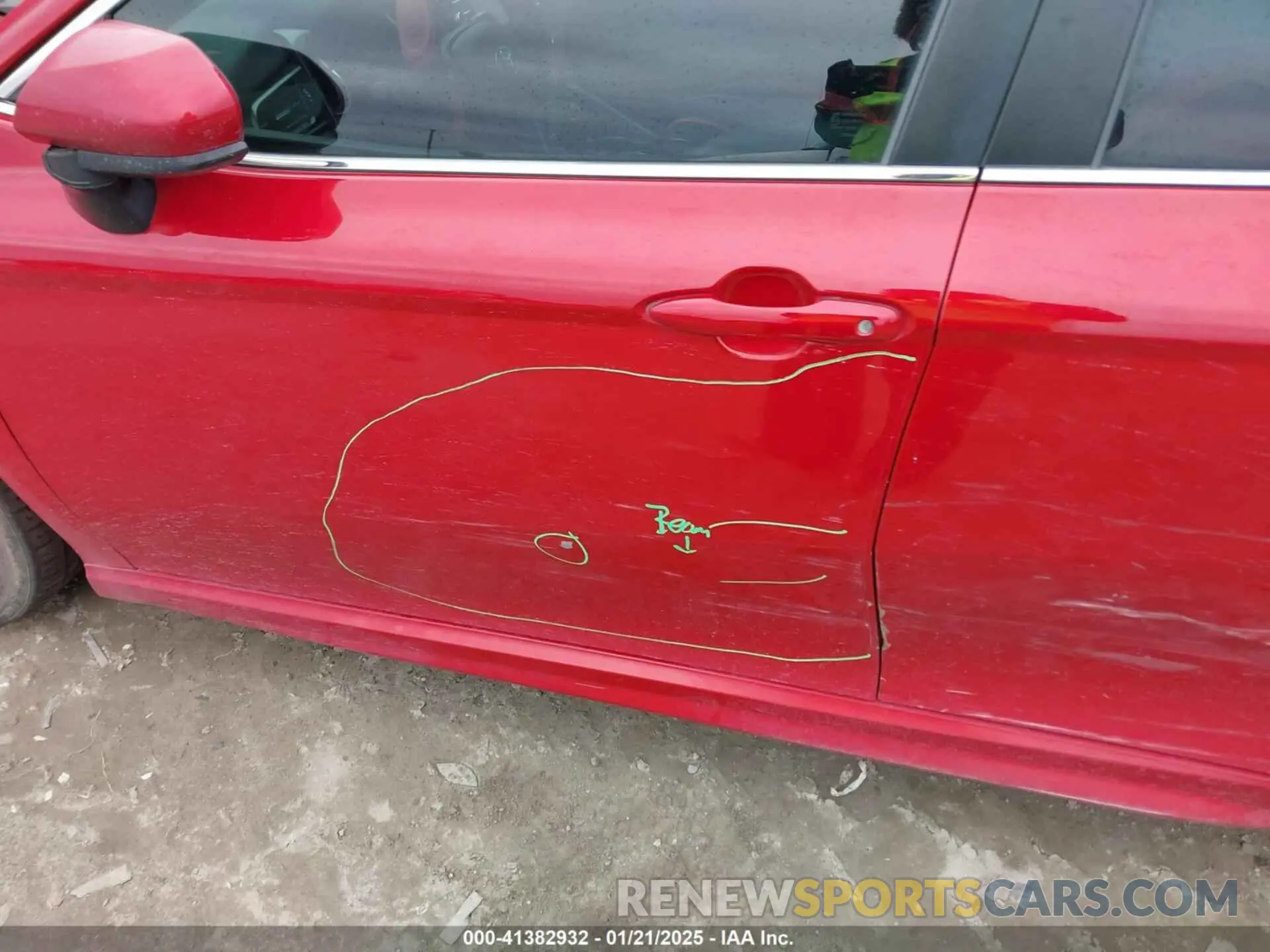 20 Photograph of a damaged car 4T1G11AK1LU352661 TOYOTA CAMRY 2020