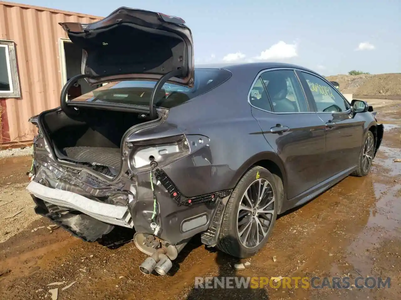 4 Photograph of a damaged car 4T1G11AK1LU367967 TOYOTA CAMRY 2020