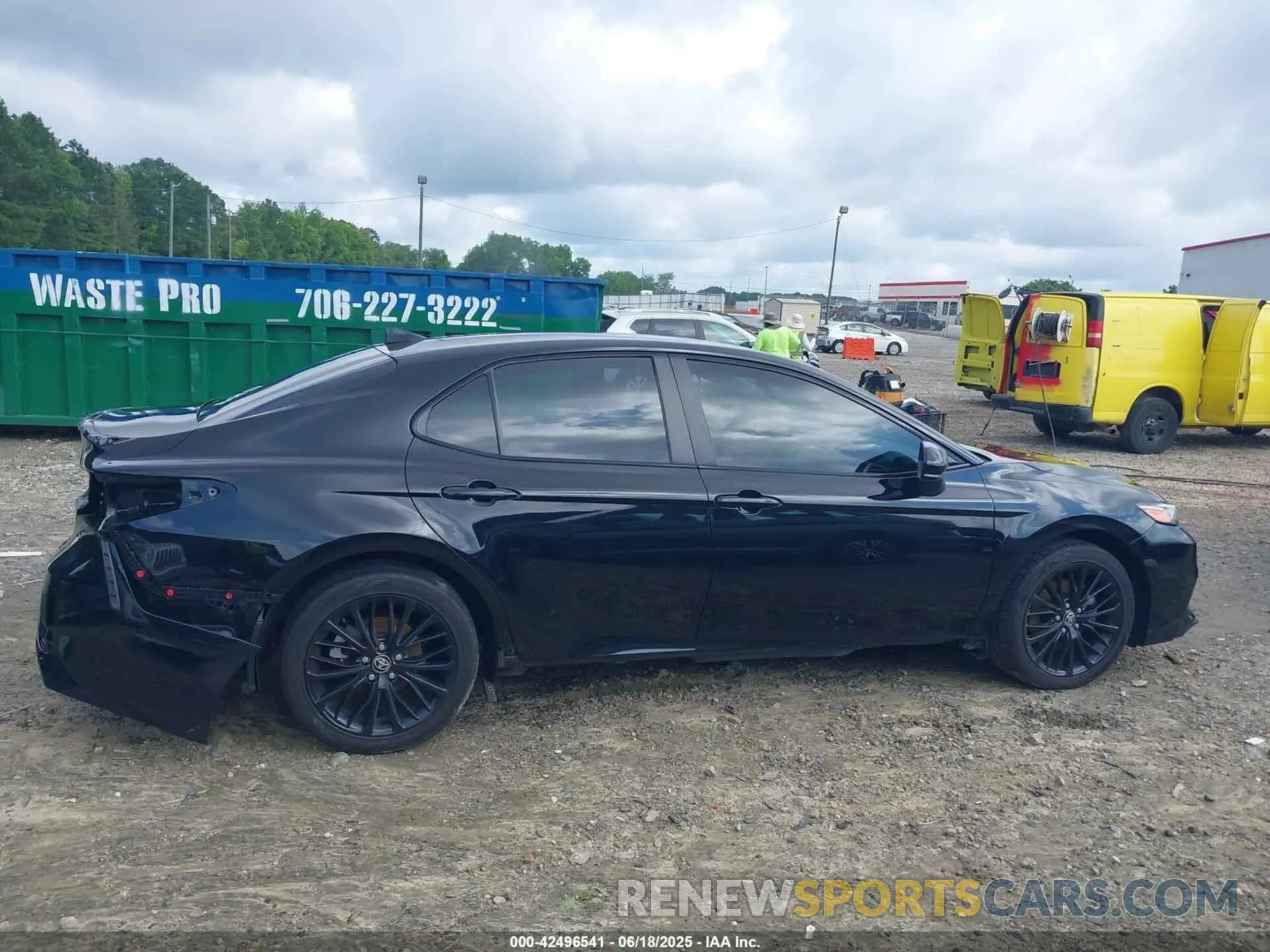 14 Photograph of a damaged car 4T1G11AK1LU369525 TOYOTA CAMRY 2020