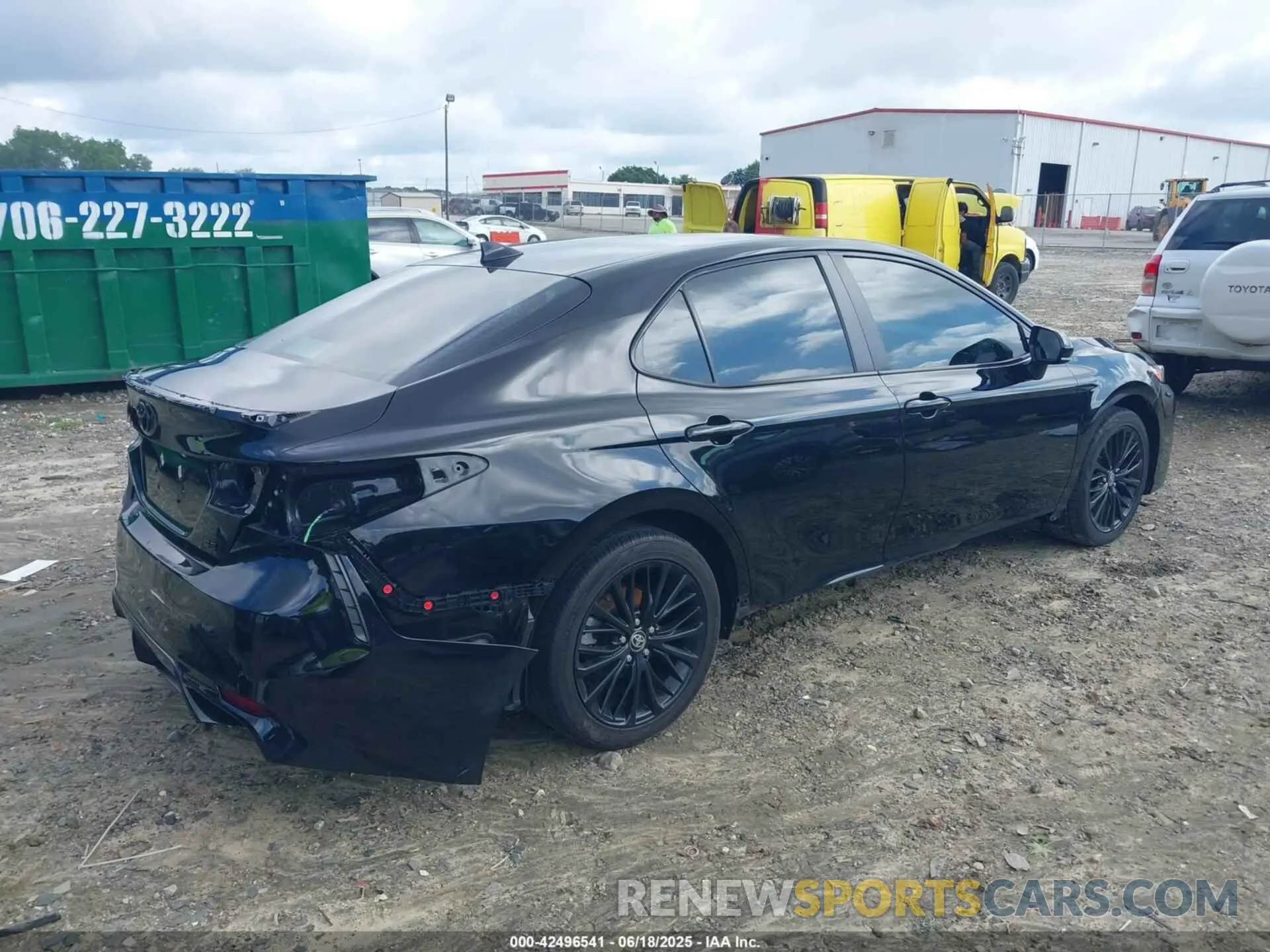 4 Photograph of a damaged car 4T1G11AK1LU369525 TOYOTA CAMRY 2020