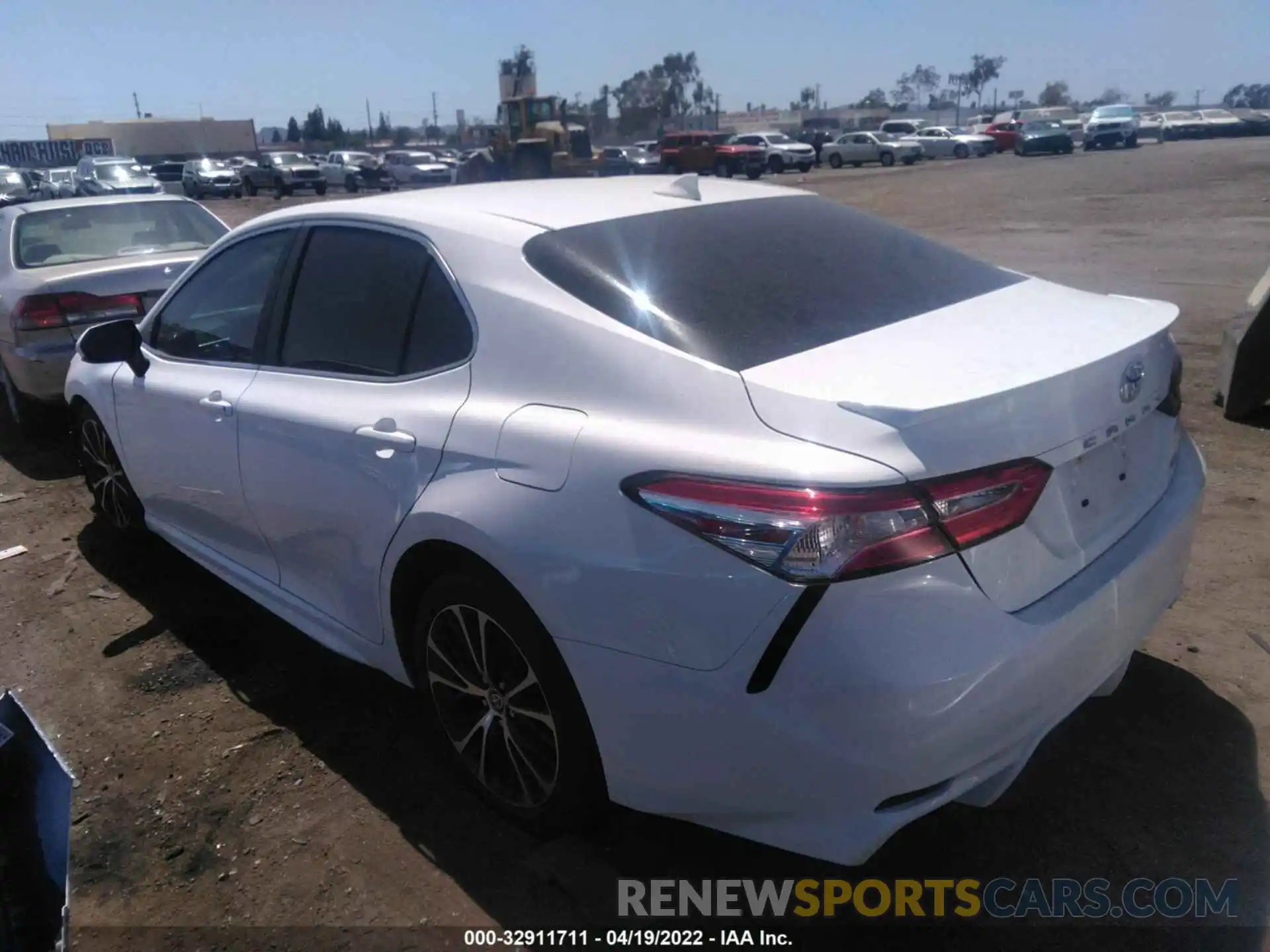 3 Photograph of a damaged car 4T1G11AK1LU373736 TOYOTA CAMRY 2020