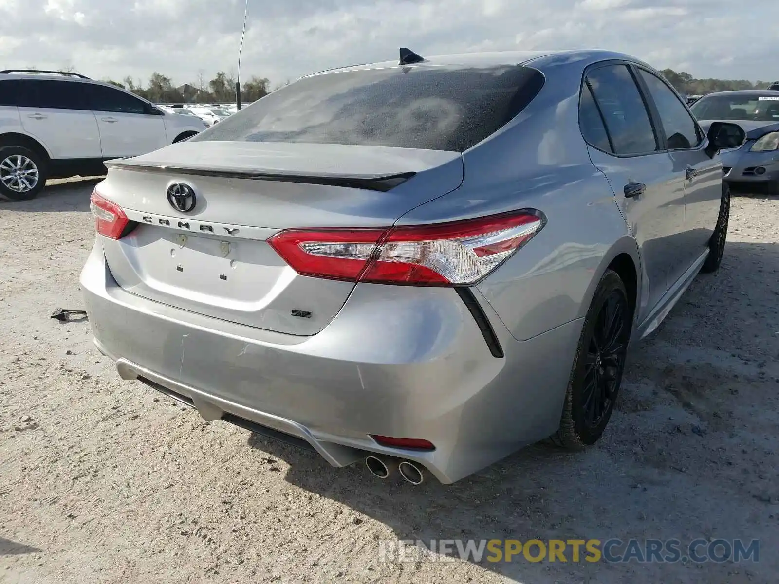 4 Photograph of a damaged car 4T1G11AK1LU378922 TOYOTA CAMRY 2020